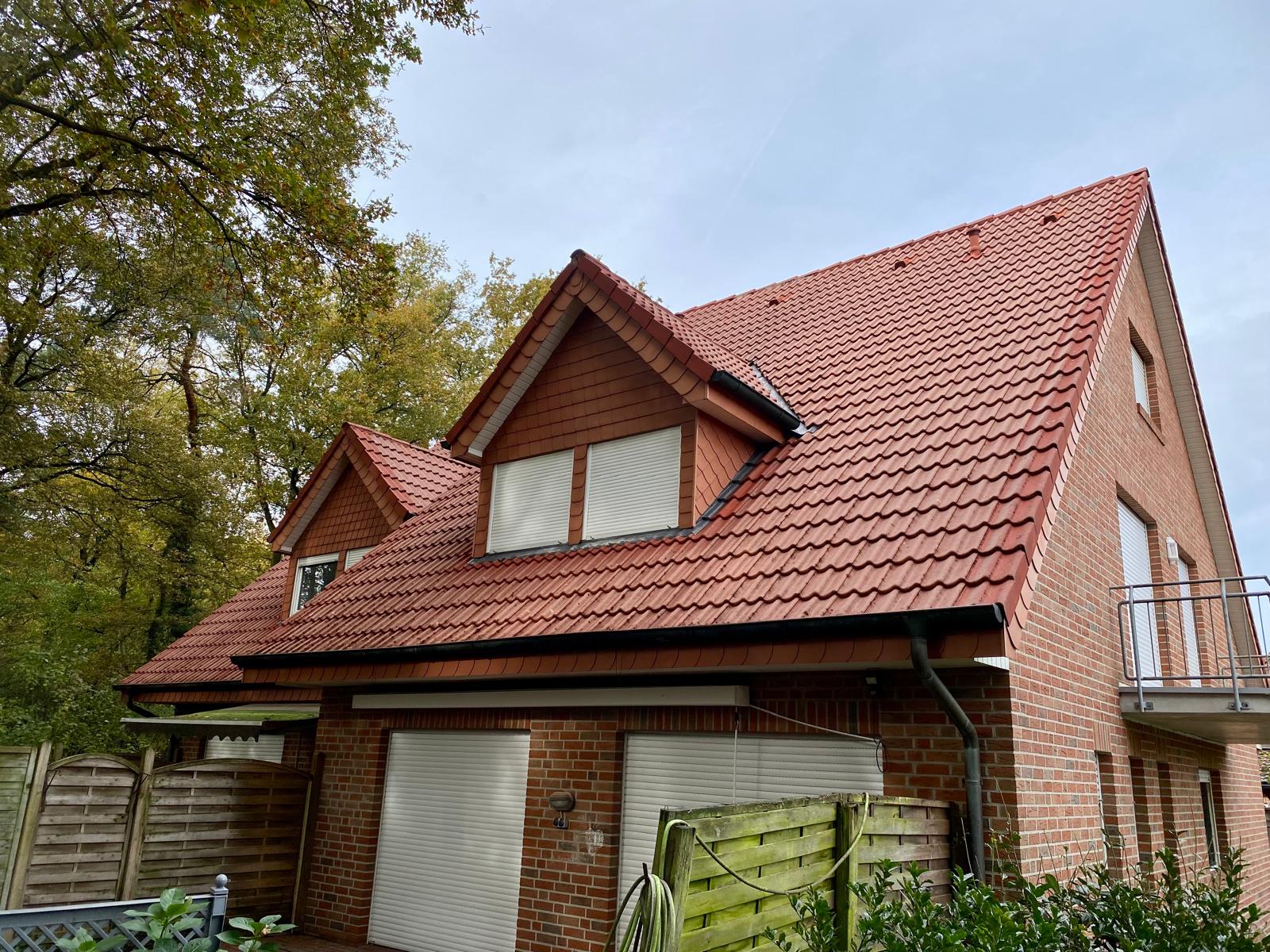 Nachher-Zustand: Die Dachfl&auml;che in Renkenberge ist sauber und wirkt optisch wie neu.